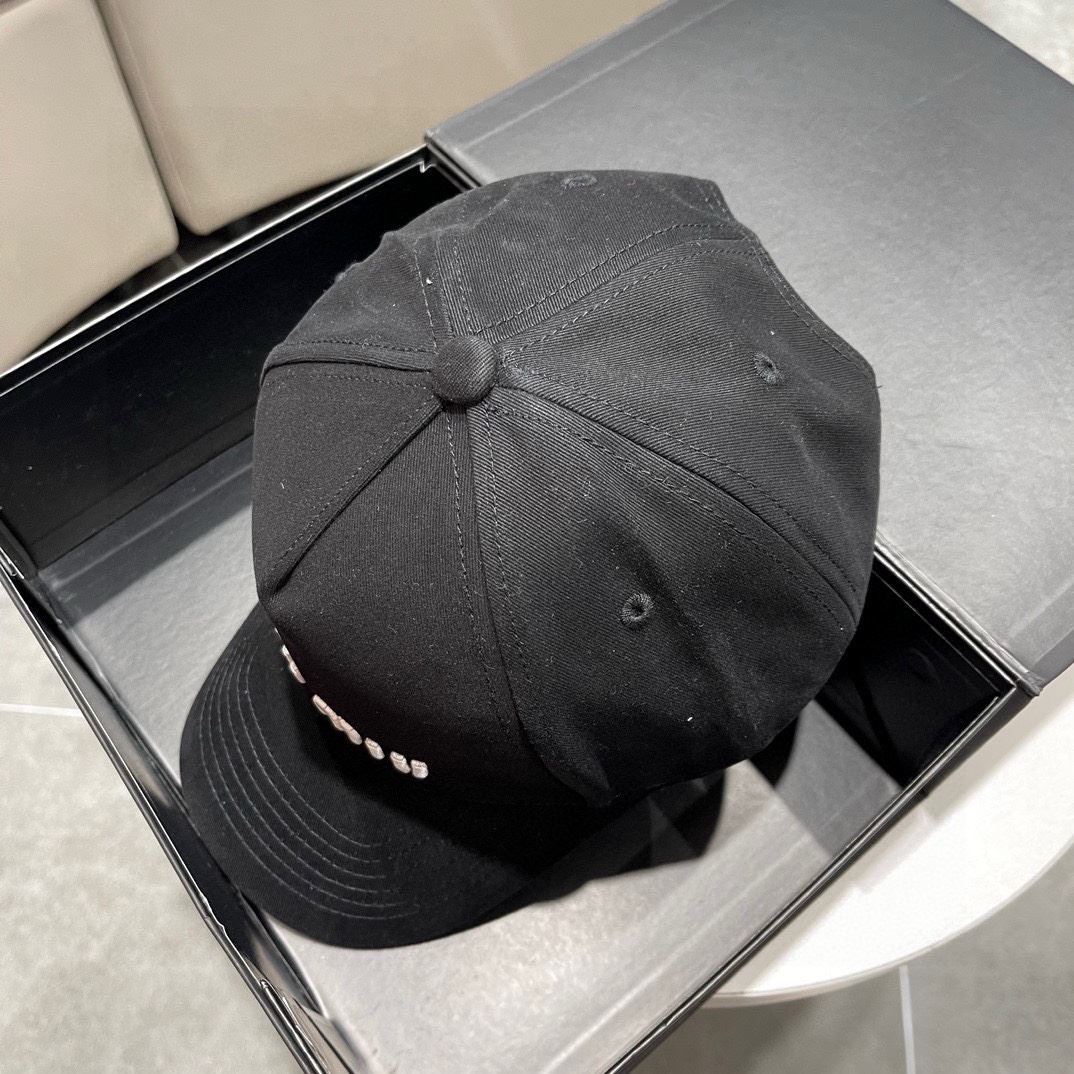 Miu Miu Caps